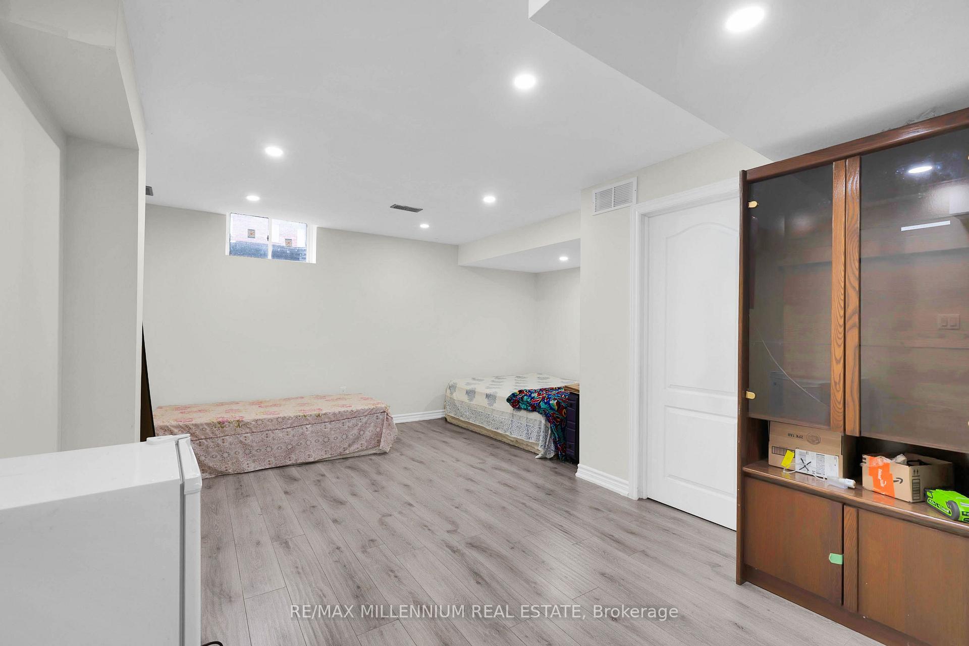 Photo 33 of 18 Brussels Avenue, Brampton, Sandringham-Wellington — HOMEH