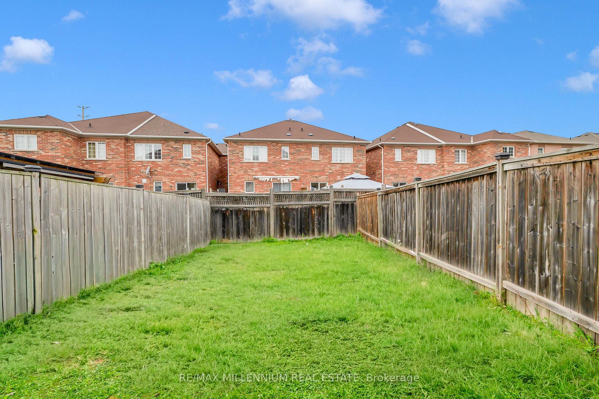 Photo 38 of 18 Brussels Avenue, Brampton, Sandringham-Wellington — HOMEH