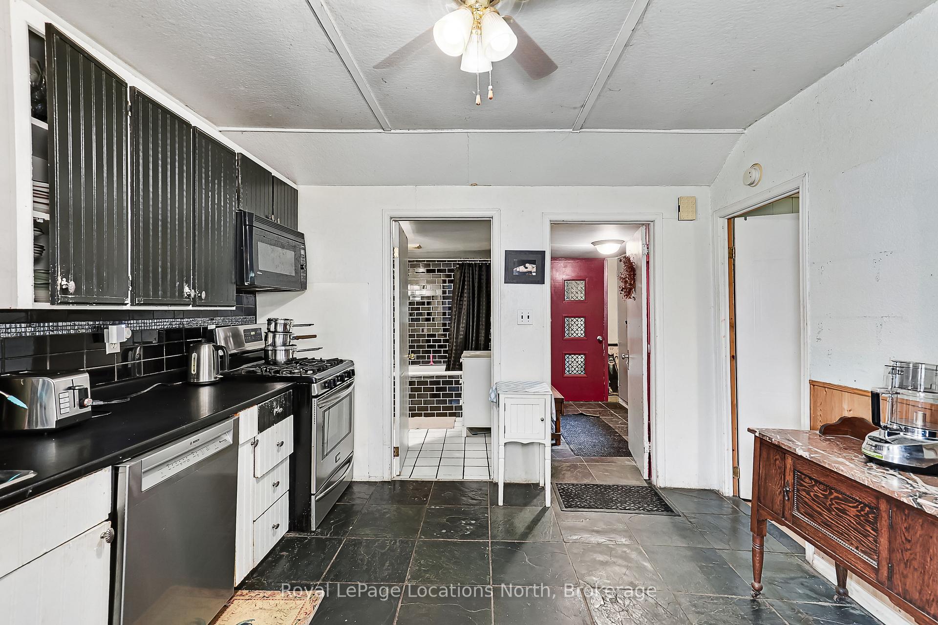 Photo 19 of 21 Eva Crescent, Collingwood — HOMEH