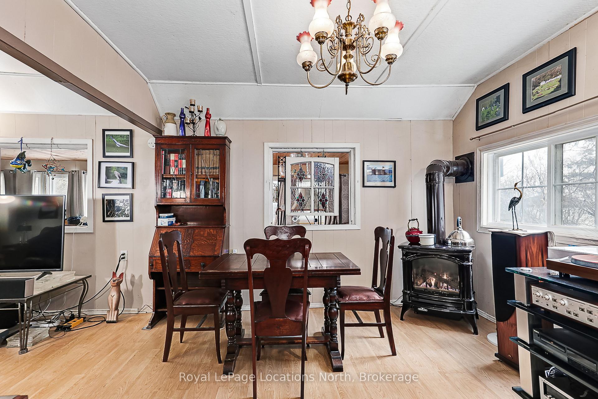 Photo 23 of 21 Eva Crescent, Collingwood — HOMEH