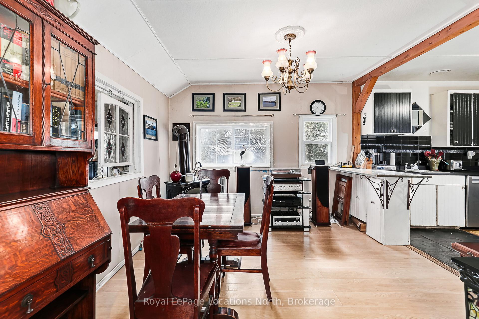 Photo 24 of 21 Eva Crescent, Collingwood — HOMEH