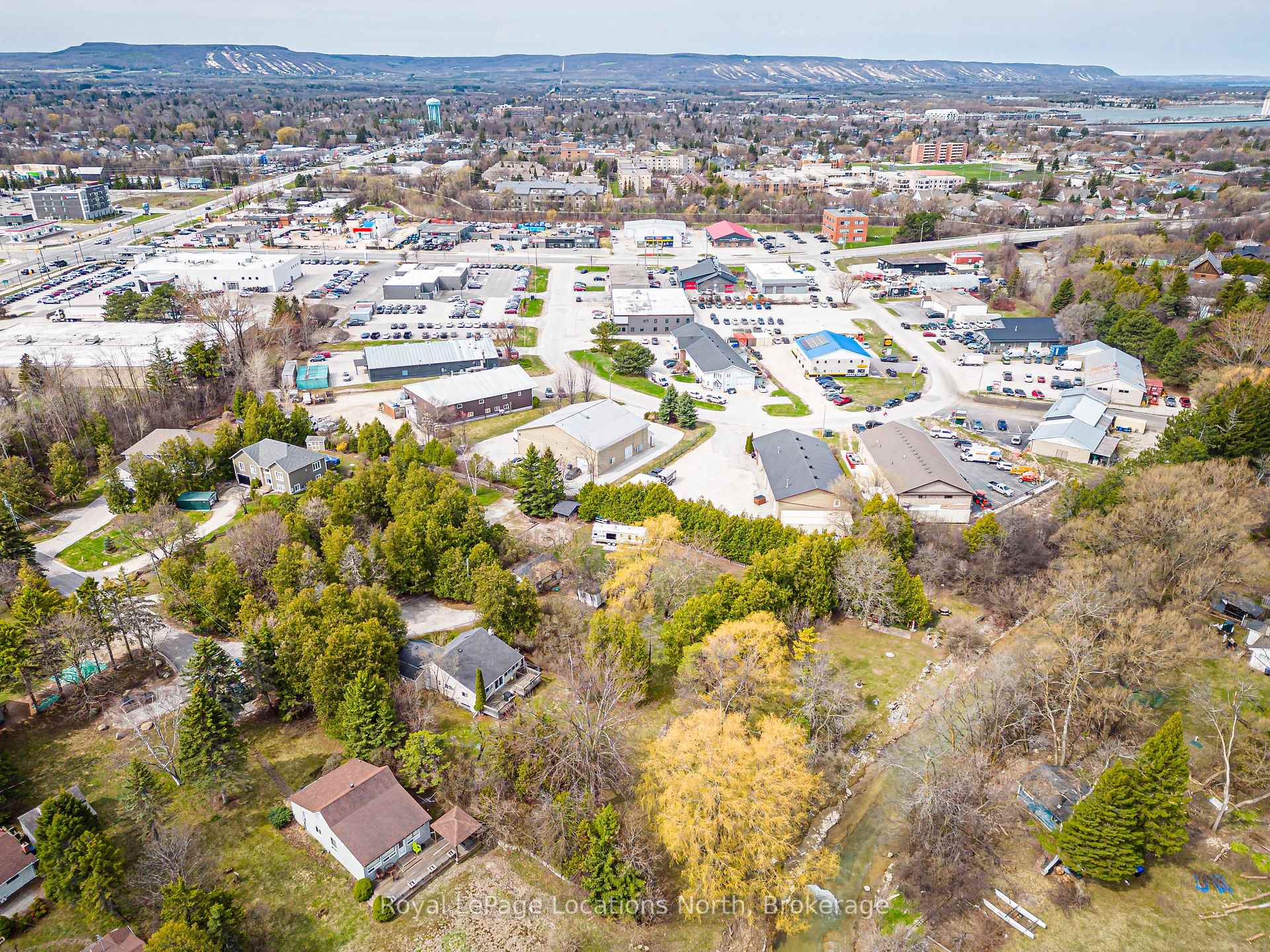 Photo 37 of 21 Eva Crescent, Collingwood — HOMEH