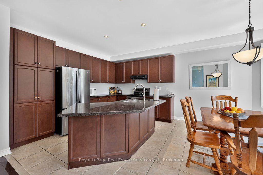 Photo 9 of 2070 Willhaven Trail, Oakville, Westmount — HOMEH