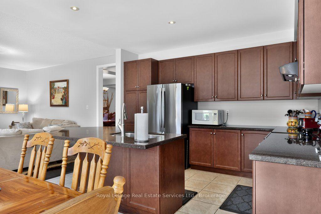 Photo 11 of 2070 Willhaven Trail, Oakville, Westmount — HOMEH