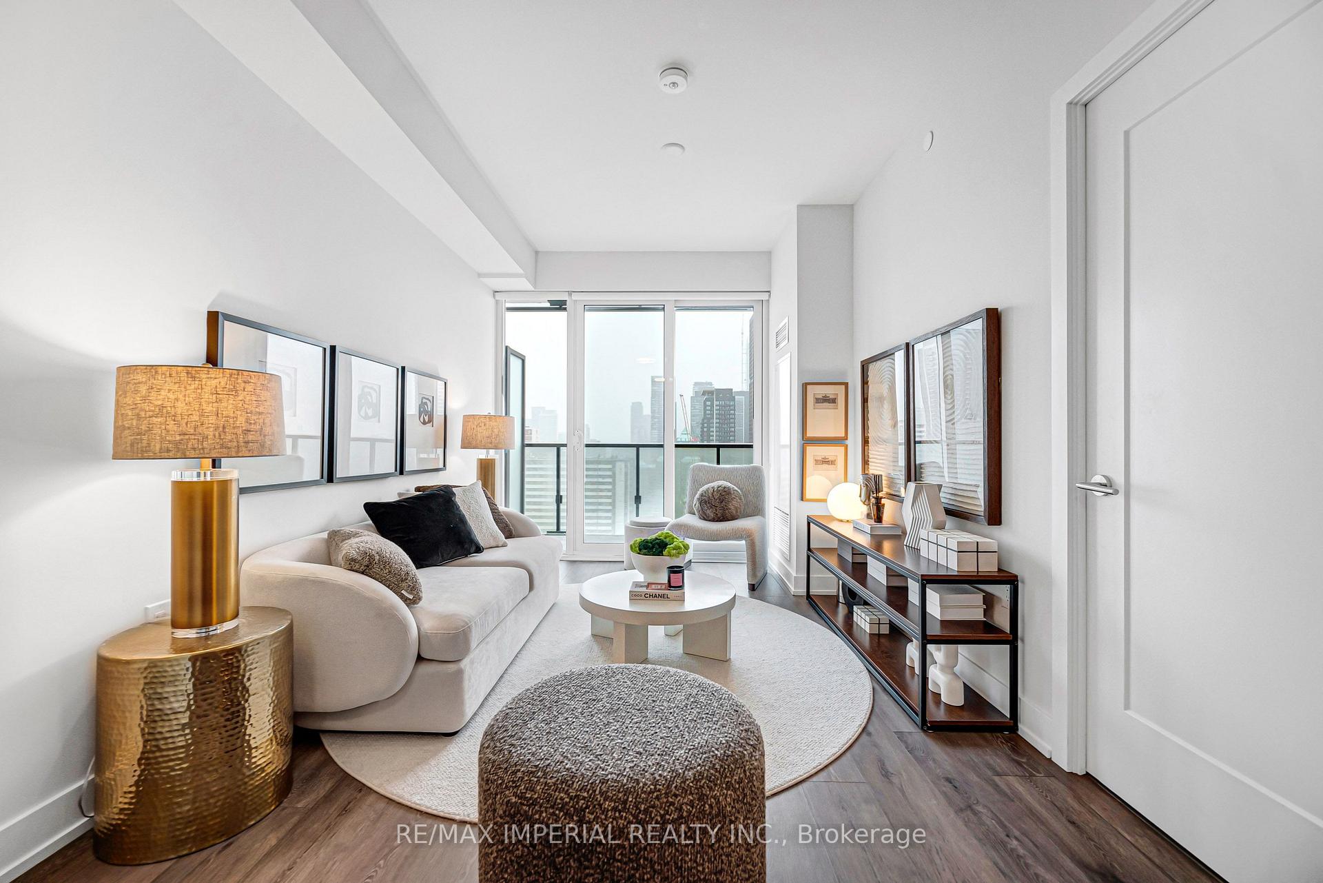 Front of Unit 2410, 575 Bloor Street E