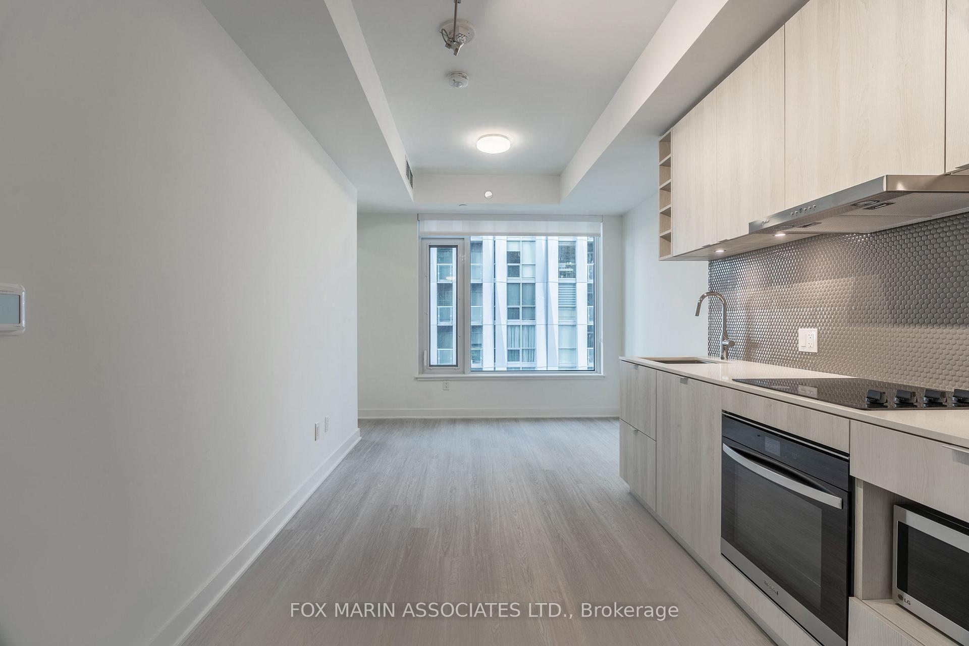 Photo 2 of Unit 908, 11 Yorkville Avenue, Toronto, The Annex — HOMEH