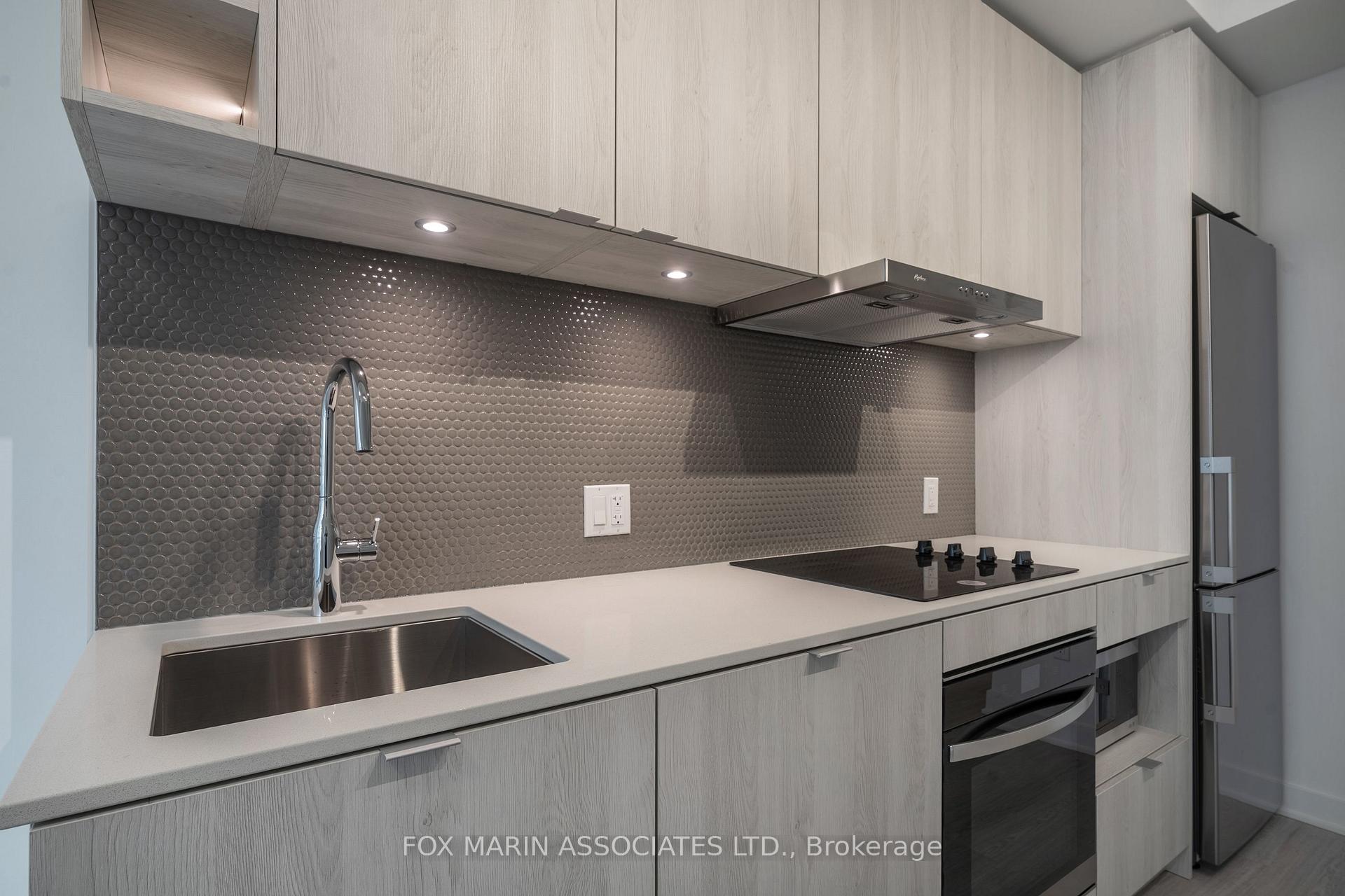 Photo 5 of Unit 908, 11 Yorkville Avenue, Toronto, The Annex — HOMEH