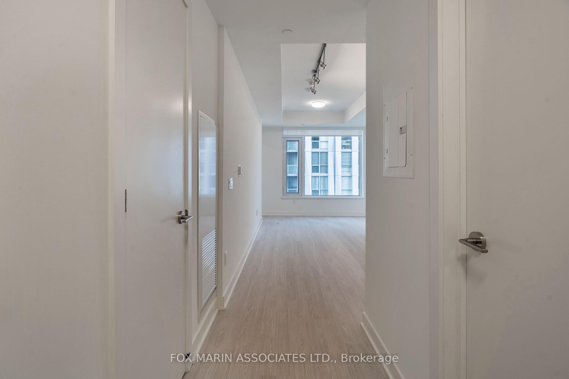 Photo 8 of Unit 908, 11 Yorkville Avenue, Toronto, The Annex — HOMEH
