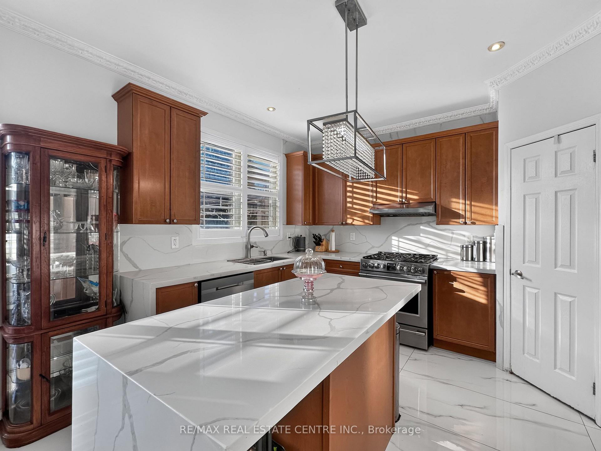Photo 12 of 266 Fennamore Terrace, Milton, Harrison — HOMEH