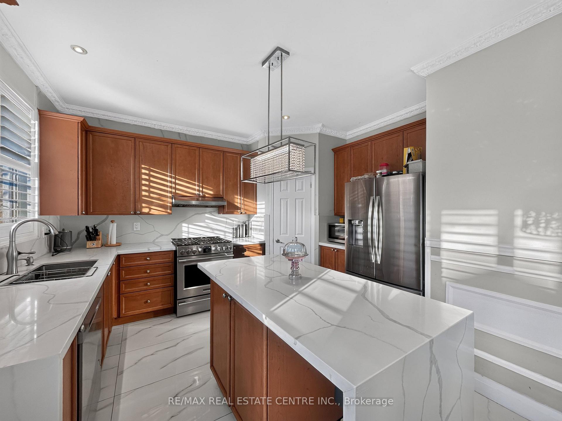 Photo 13 of 266 Fennamore Terrace, Milton, Harrison — HOMEH