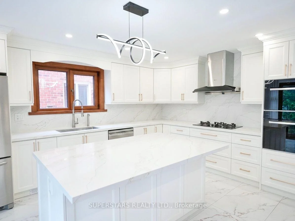 Photo 2 of 34 Loweswater Avenue, Markham, Unionville — HOMEH