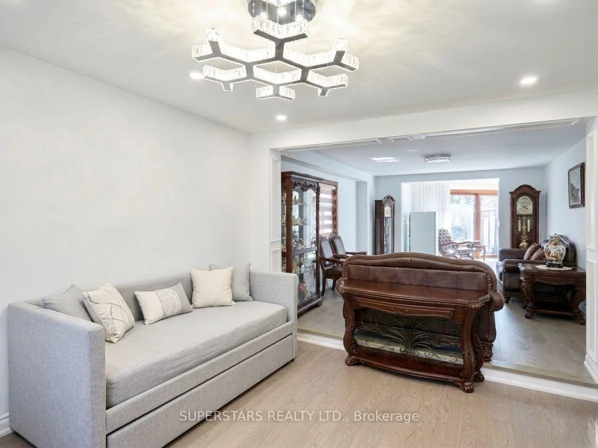 Photo 16 of 34 Loweswater Avenue, Markham, Unionville — HOMEH