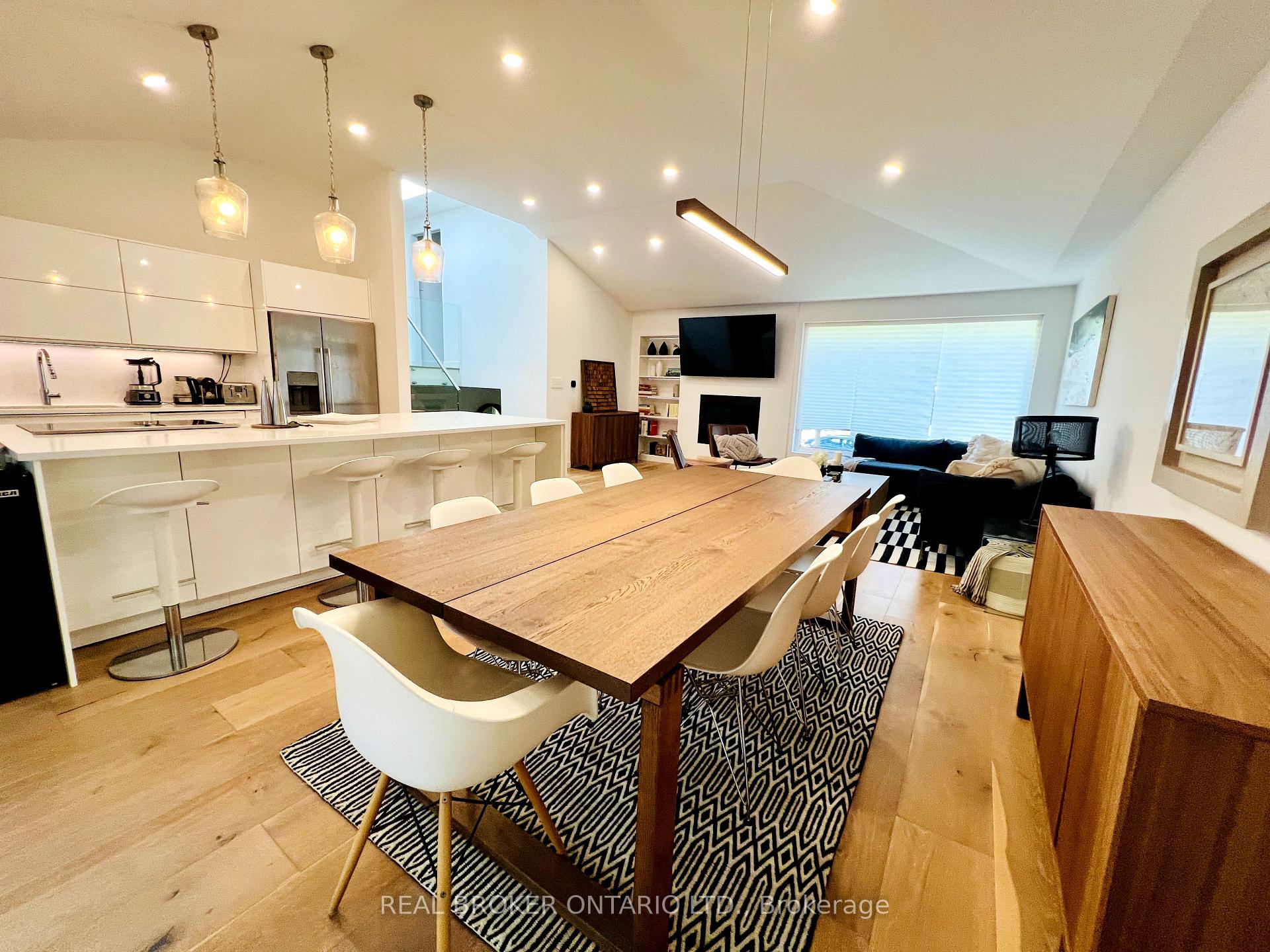 Photo 5 of 51 Castlemere Crescent, Scarborough, L'Amoreaux — HOMEH