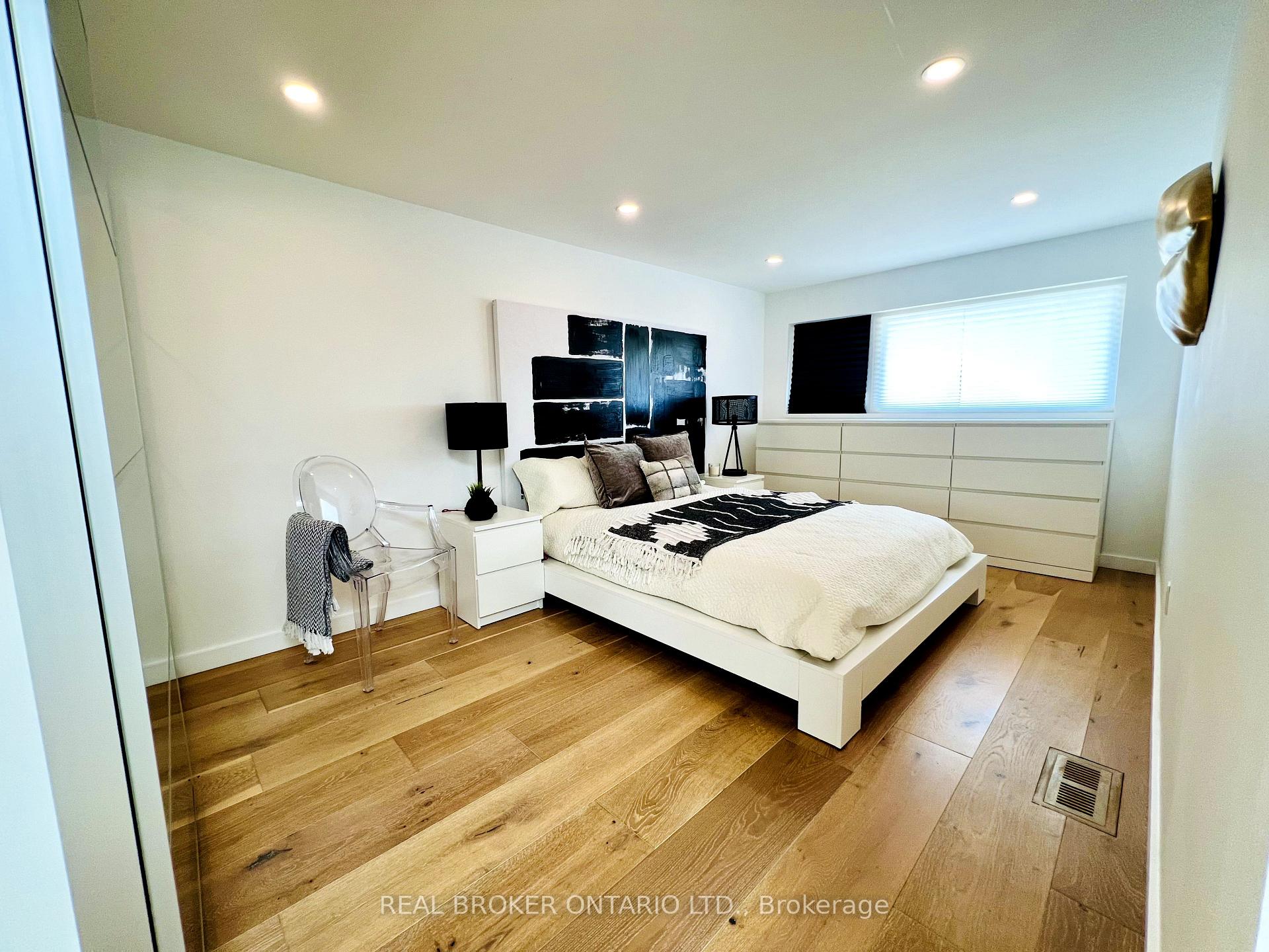 Photo 7 of 51 Castlemere Crescent, Scarborough, L'Amoreaux — HOMEH