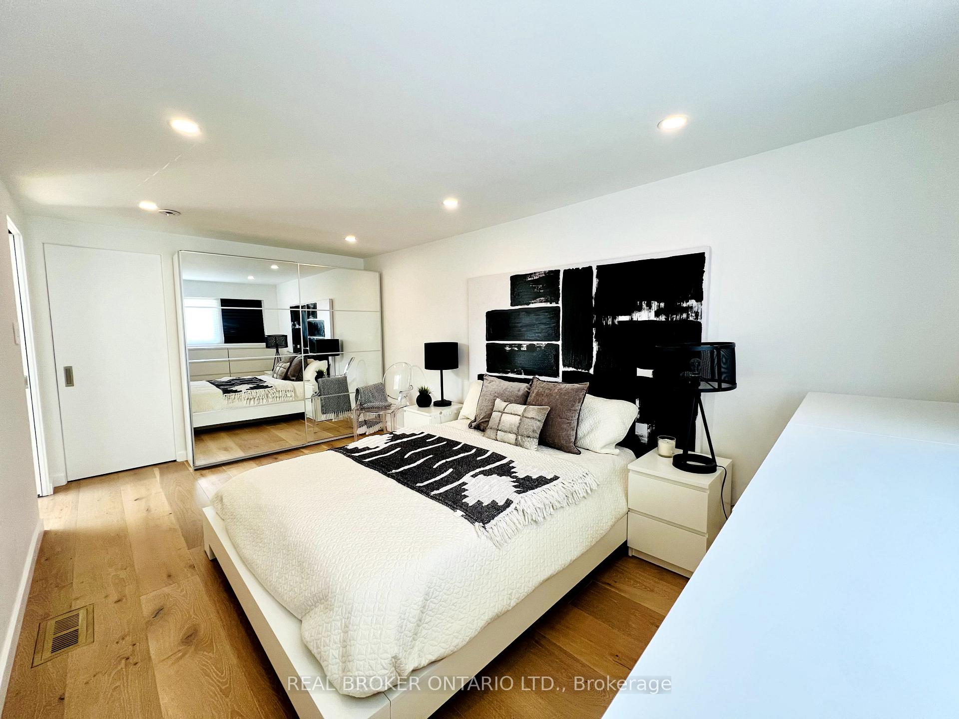 Photo 8 of 51 Castlemere Crescent, Scarborough, L'Amoreaux — HOMEH