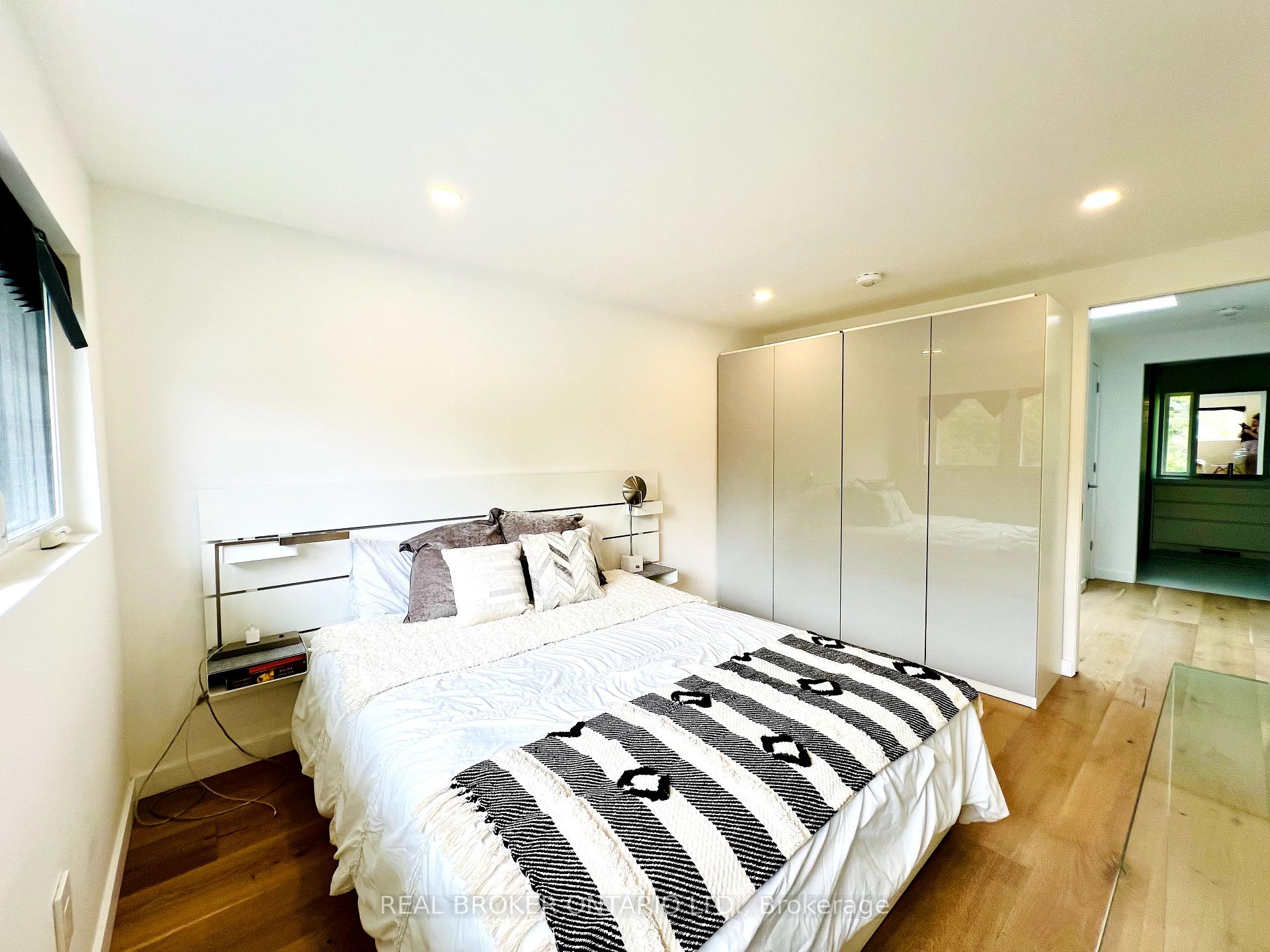 Photo 12 of 51 Castlemere Crescent, Scarborough, L'Amoreaux — HOMEH