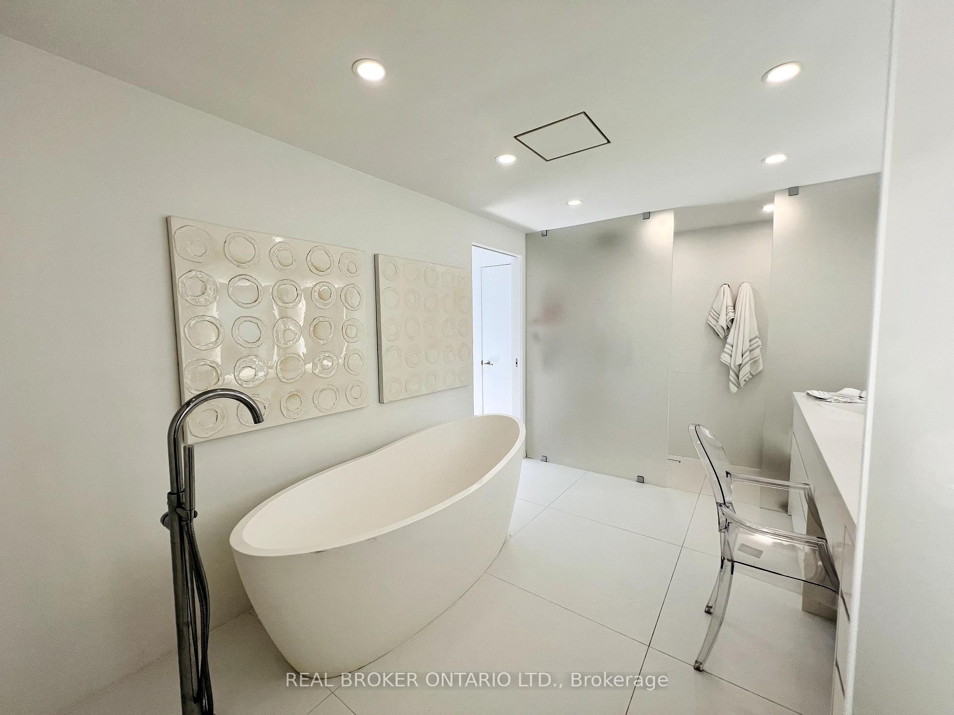 Photo 15 of 51 Castlemere Crescent, Scarborough, L'Amoreaux — HOMEH