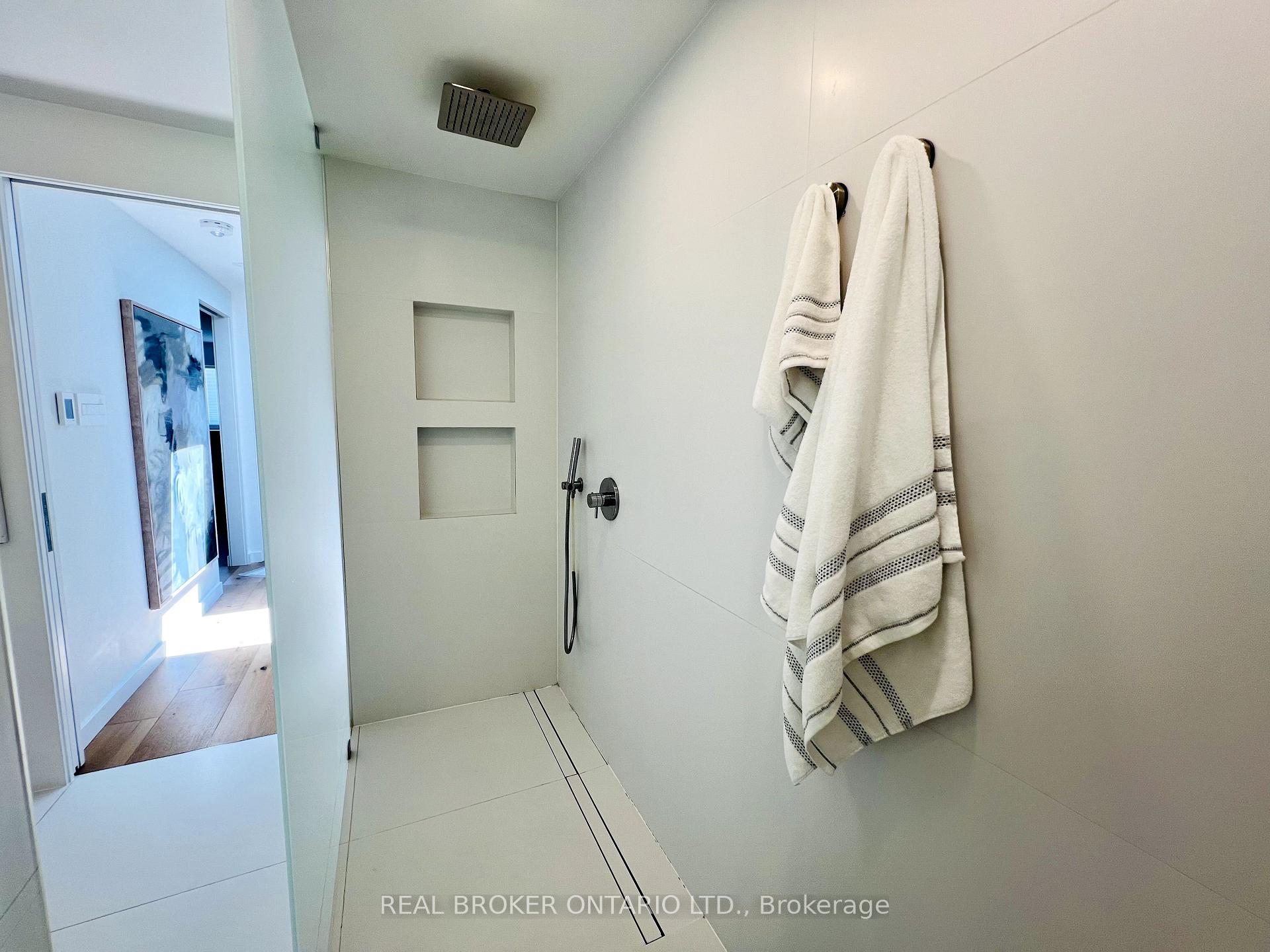 Photo 16 of 51 Castlemere Crescent, Scarborough, L'Amoreaux — HOMEH