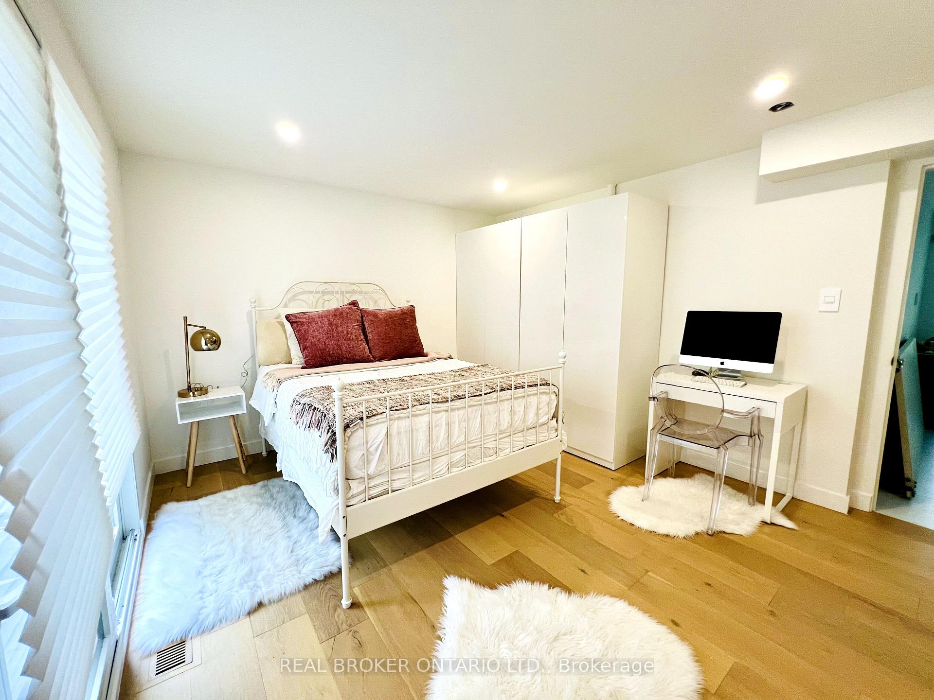 Photo 18 of 51 Castlemere Crescent, Scarborough, L'Amoreaux — HOMEH
