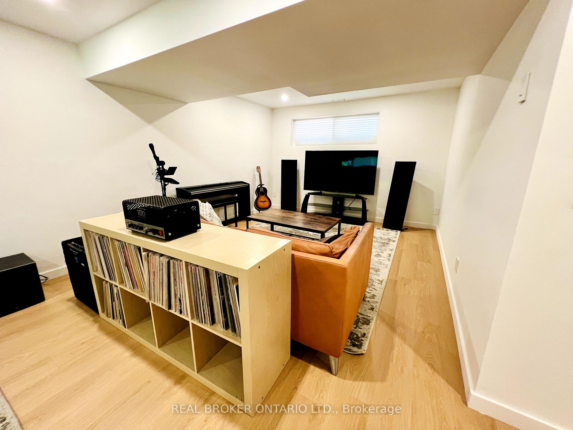 Photo 20 of 51 Castlemere Crescent, Scarborough, L'Amoreaux — HOMEH