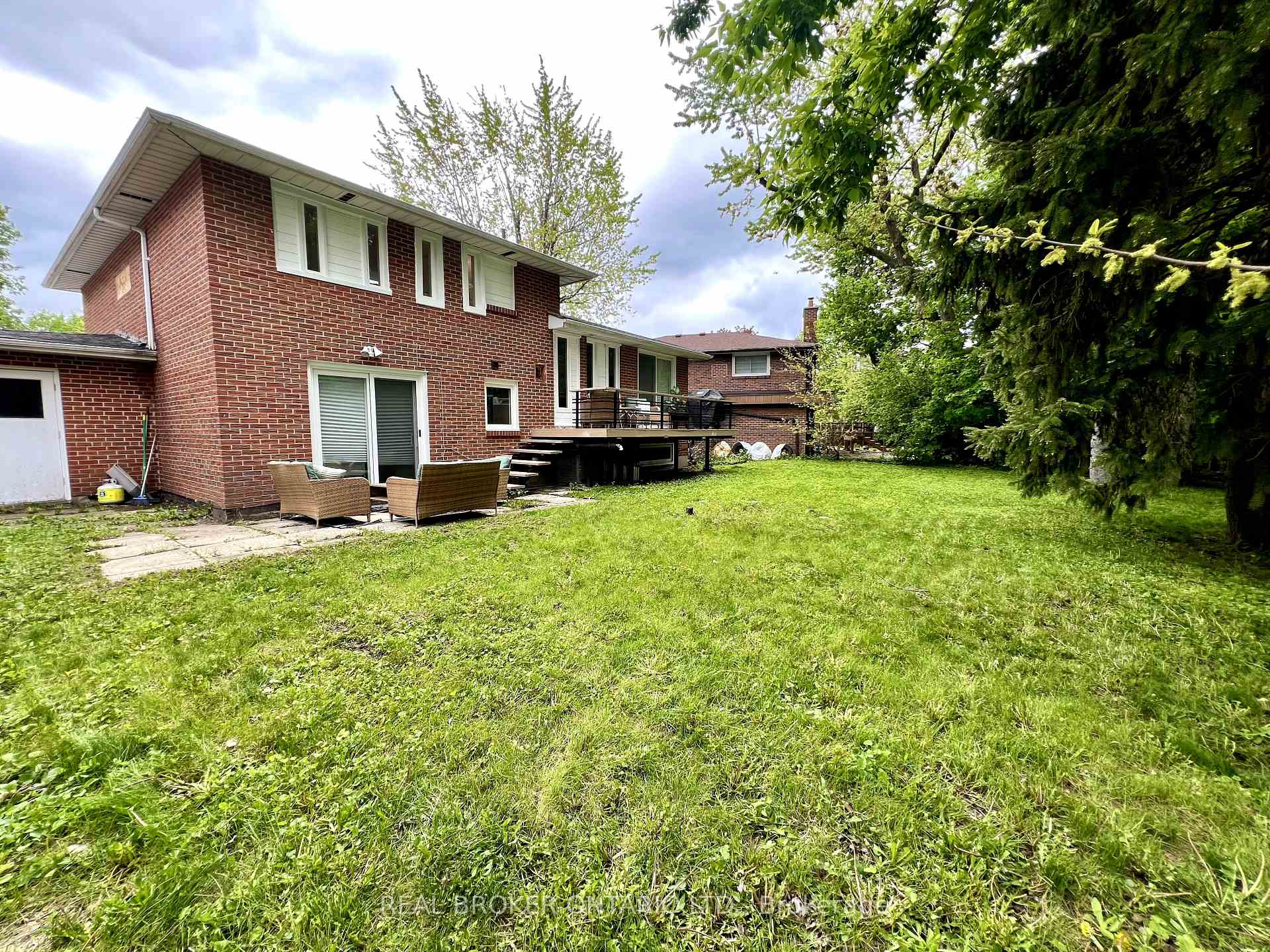 Photo 26 of 51 Castlemere Crescent, Scarborough, L'Amoreaux — HOMEH