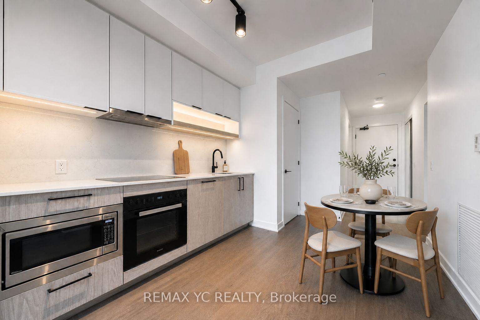 Photo 8 of Unit 725, 91 Montclair Avenue, Toronto, Forest Hill South — HOMEH