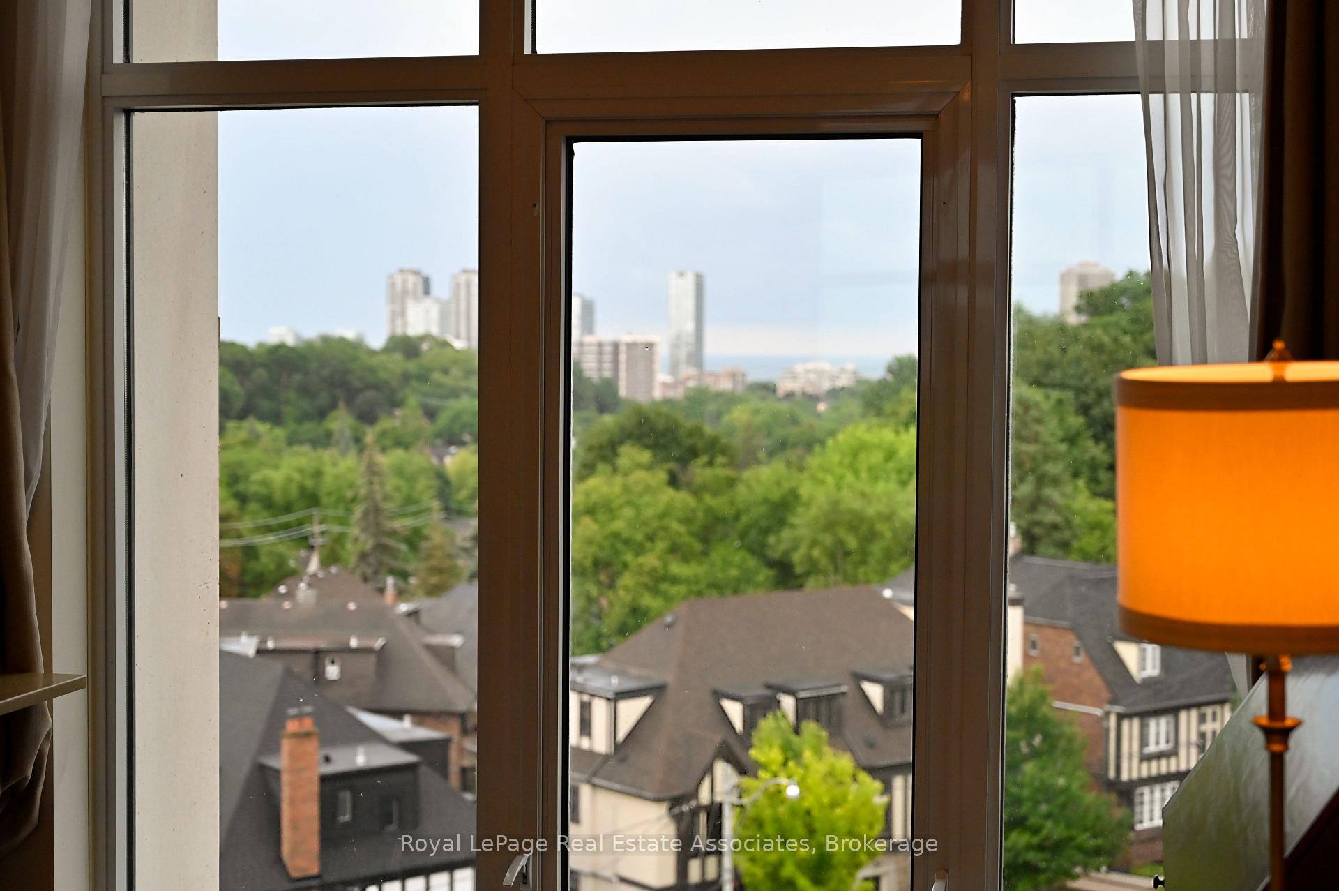 Photo 5 of Unit 816, 1 Old Mill Drive, Toronto, High Park-Swansea — HOMEH