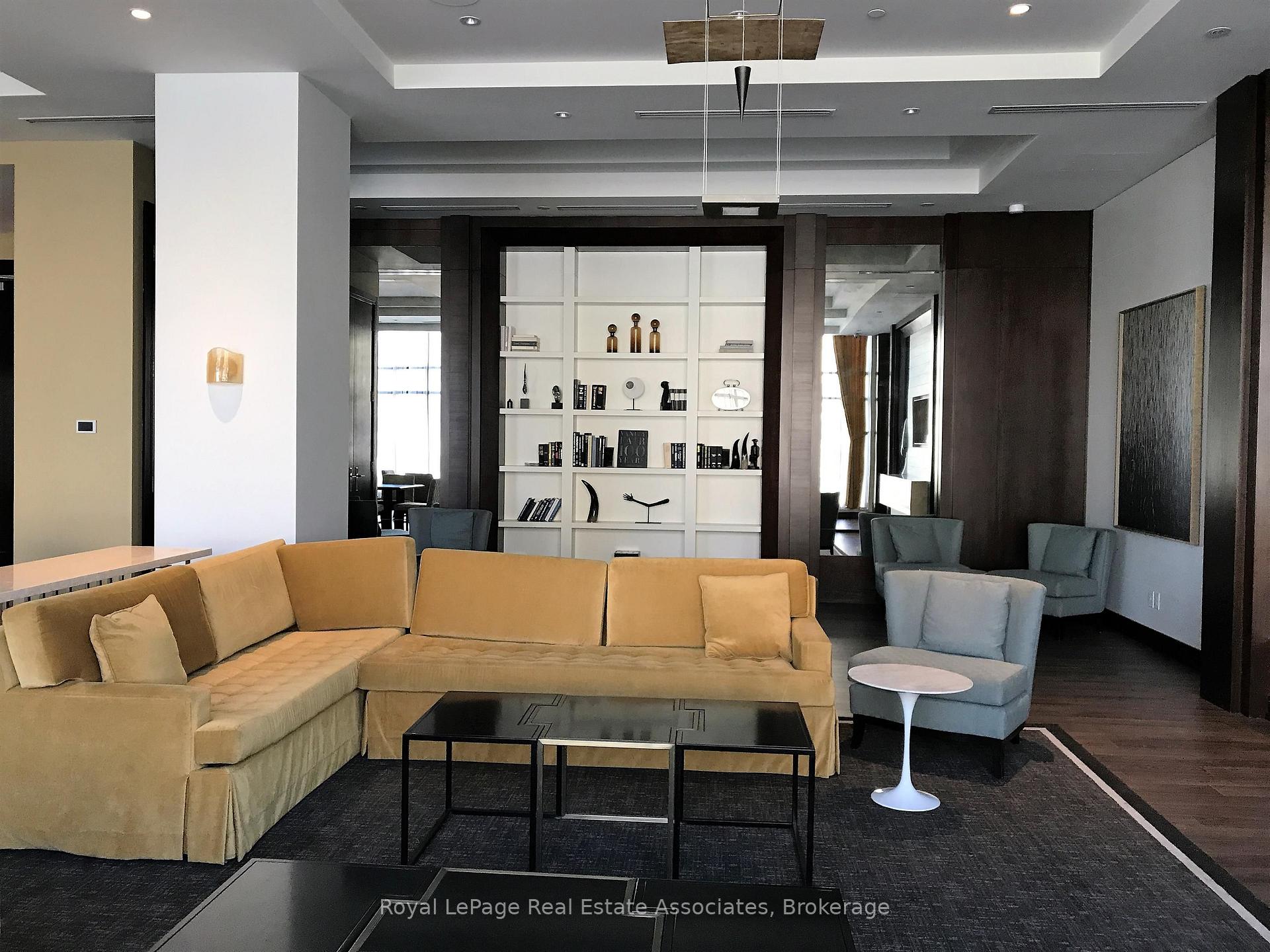 Photo 12 of Unit 816, 1 Old Mill Drive, Toronto, High Park-Swansea — HOMEH