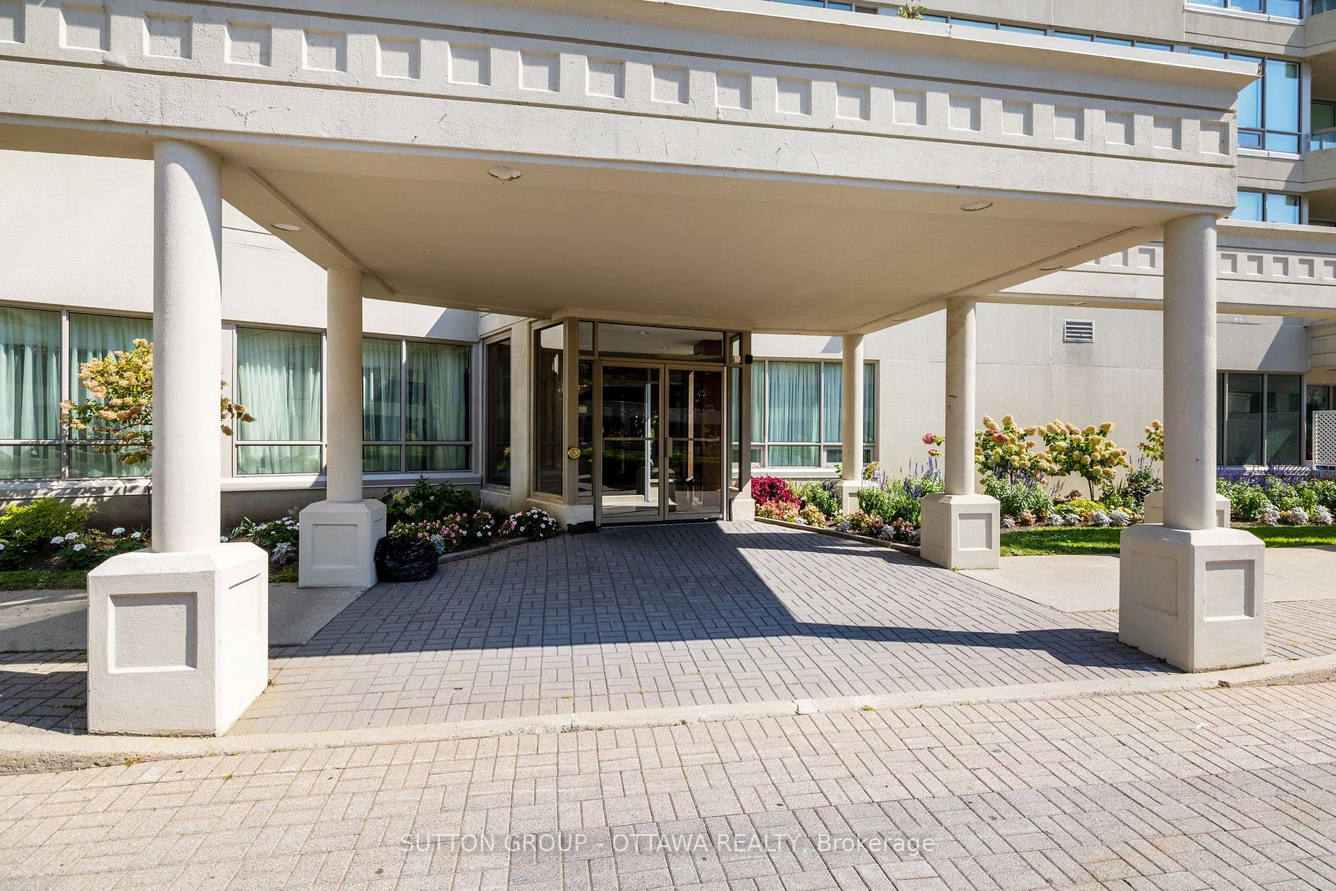 Photo 2 of Unit 803, 1480 Riverside Drive, Ottawa, Riverview Park — HOMEH