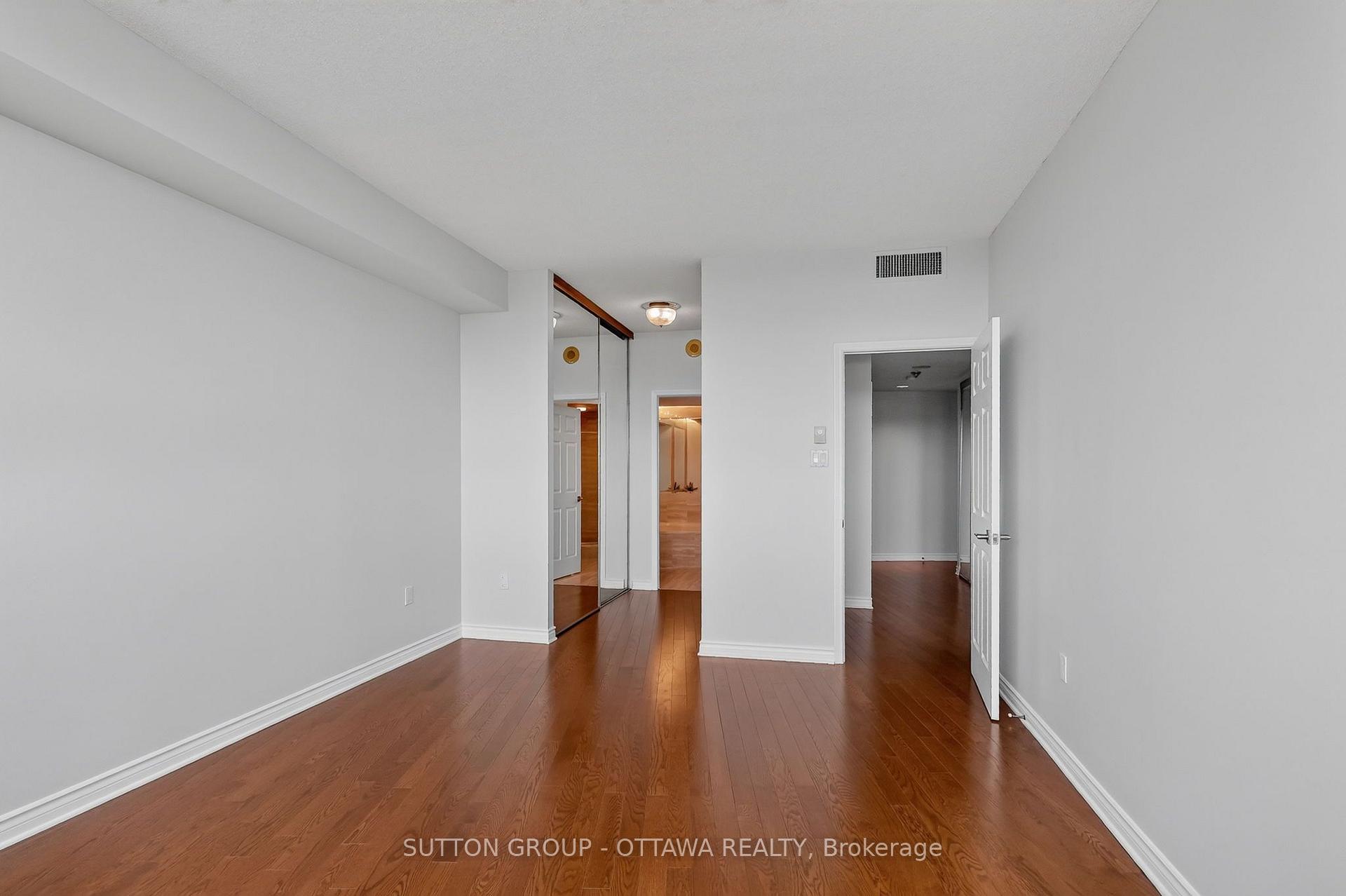 Photo 16 of Unit 803, 1480 Riverside Drive, Ottawa, Riverview Park — HOMEH