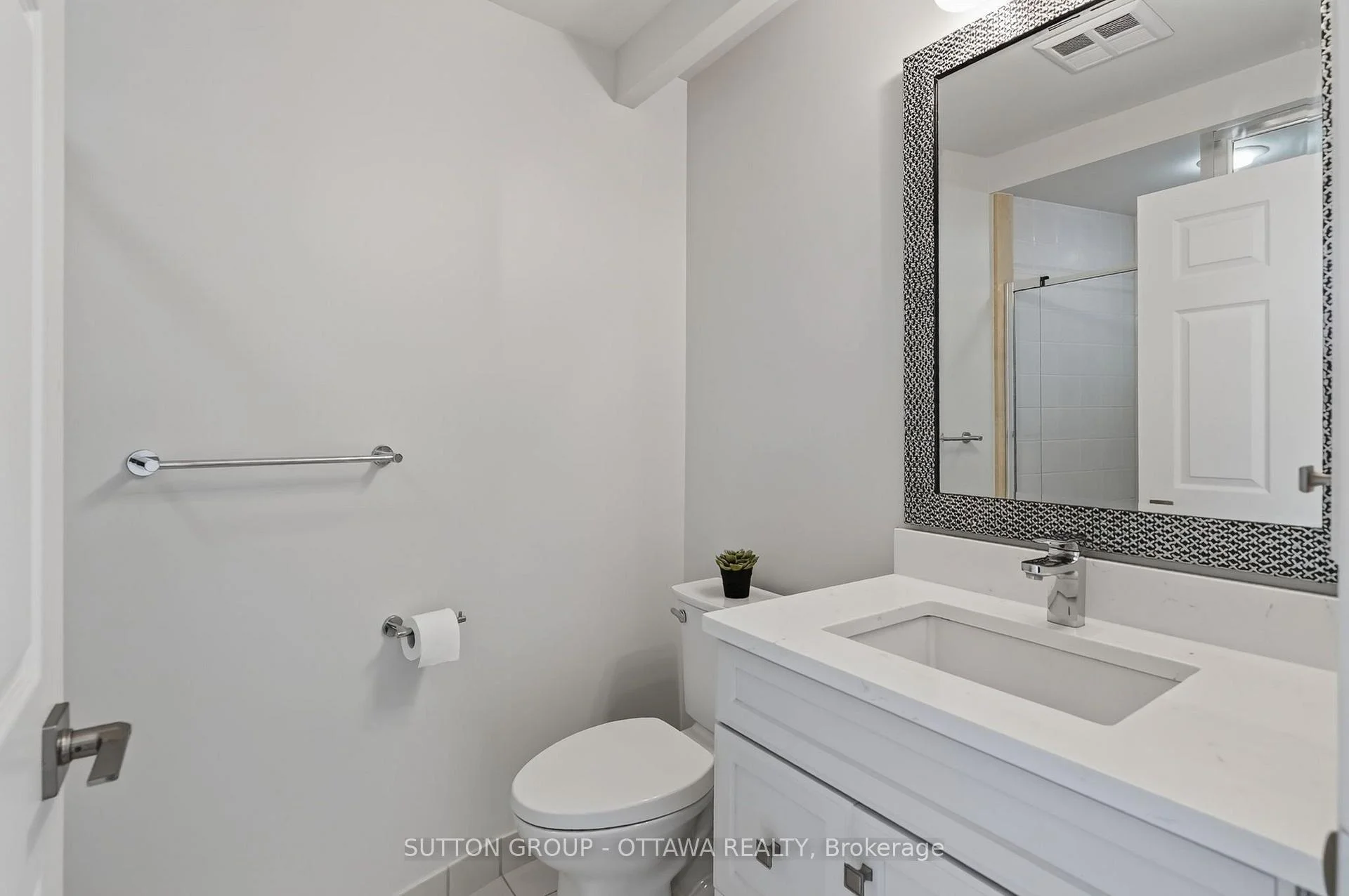 Photo 12 of Unit 803, 1480 Riverside Drive, Ottawa, Riverview Park — HOMEH