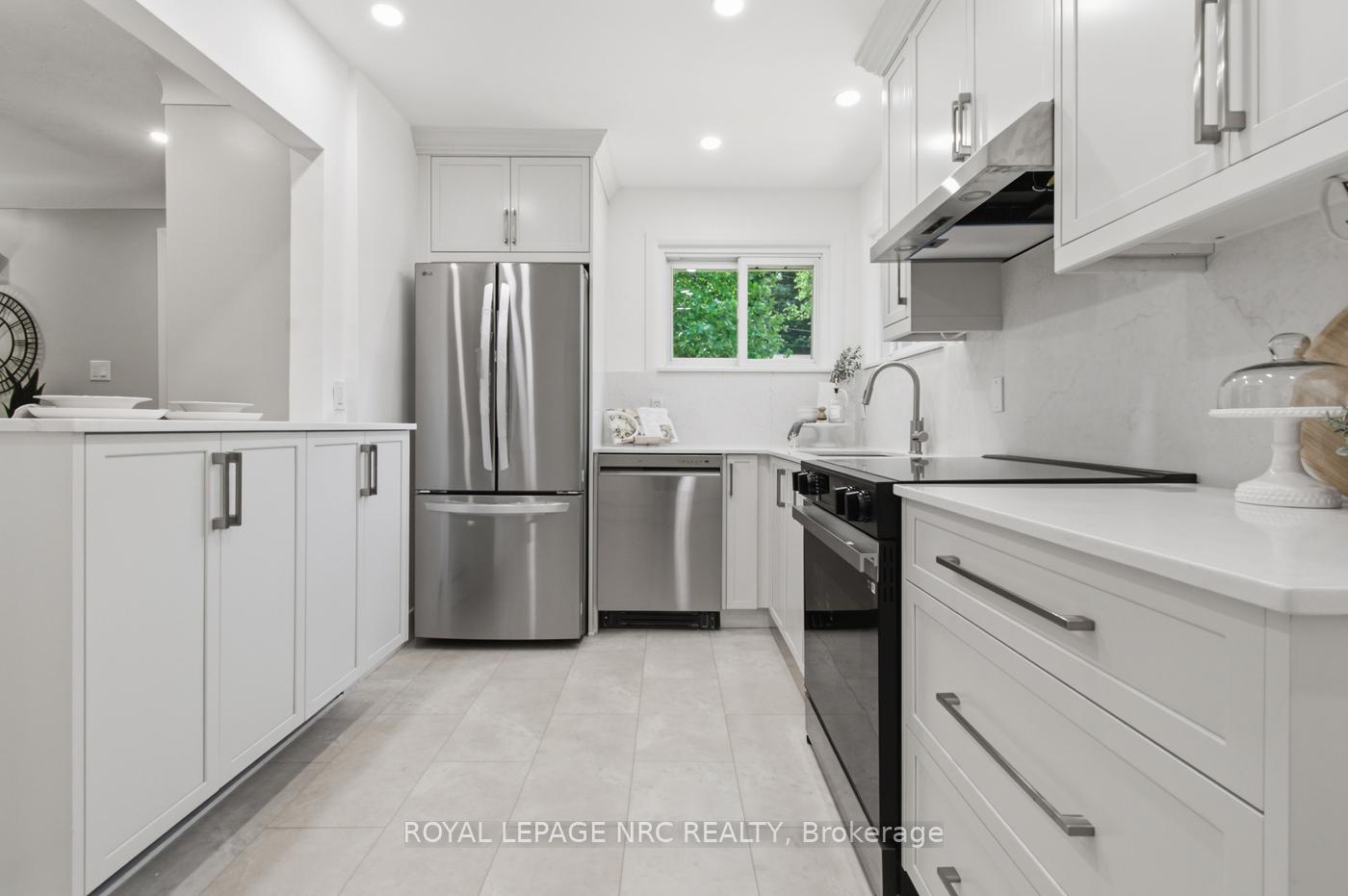 Photo 15 of 179 Woodside Drive, St. Catharines, Glendale/Glenridge — HOMEH