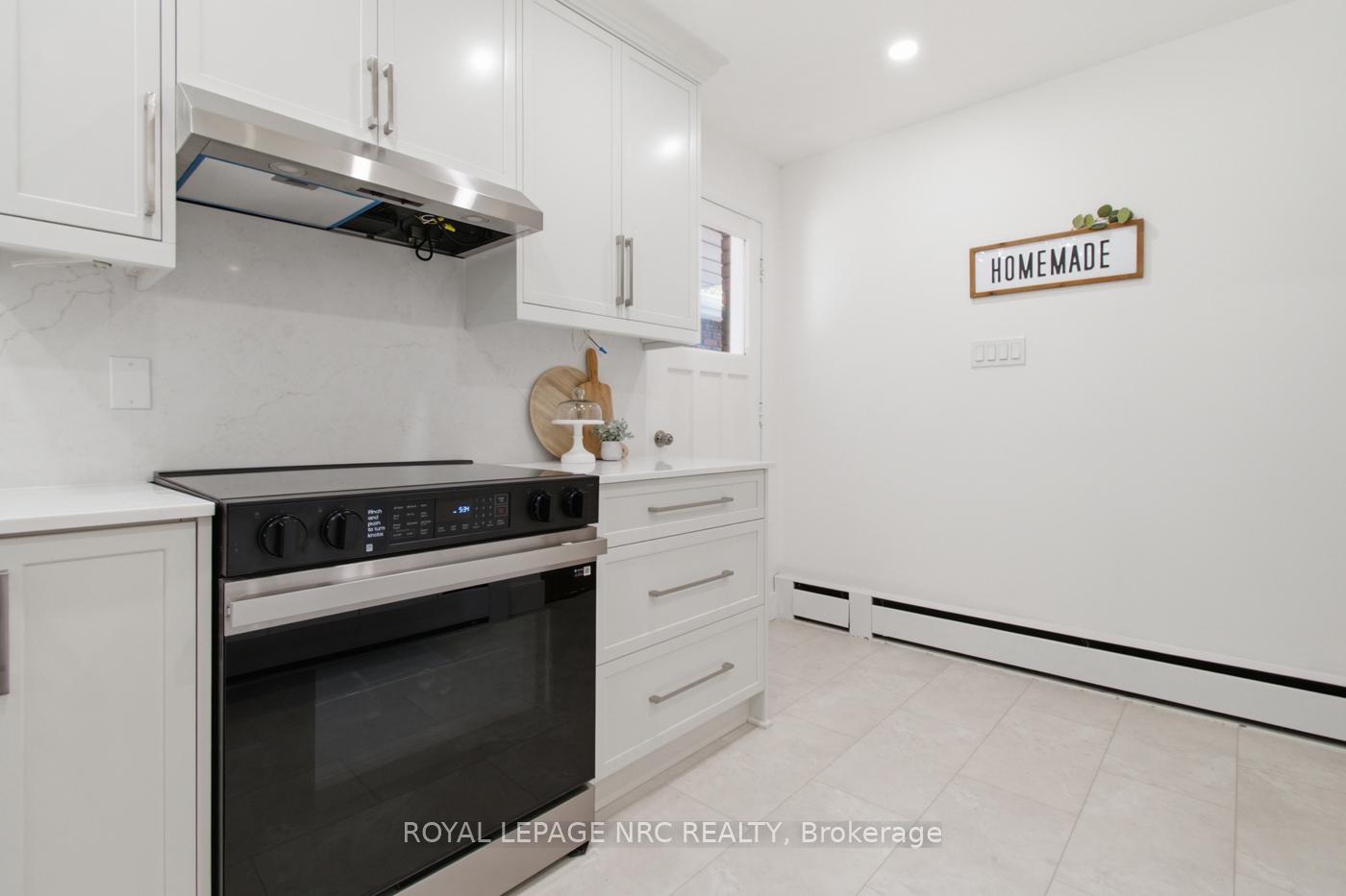 Photo 19 of 179 Woodside Drive, St. Catharines, Glendale/Glenridge — HOMEH