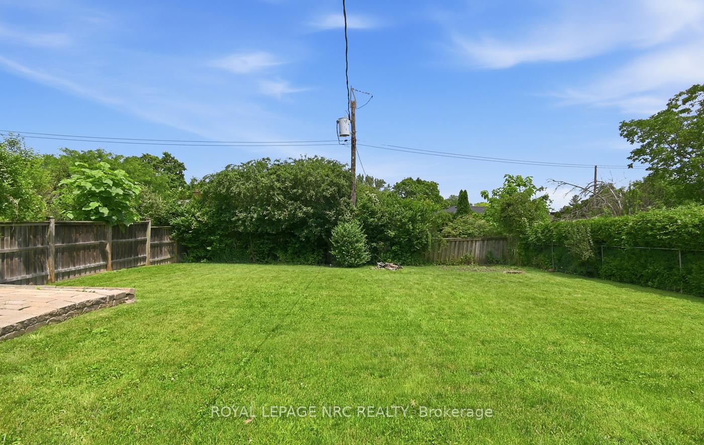 Photo 38 of 179 Woodside Drive, St. Catharines, Glendale/Glenridge — HOMEH