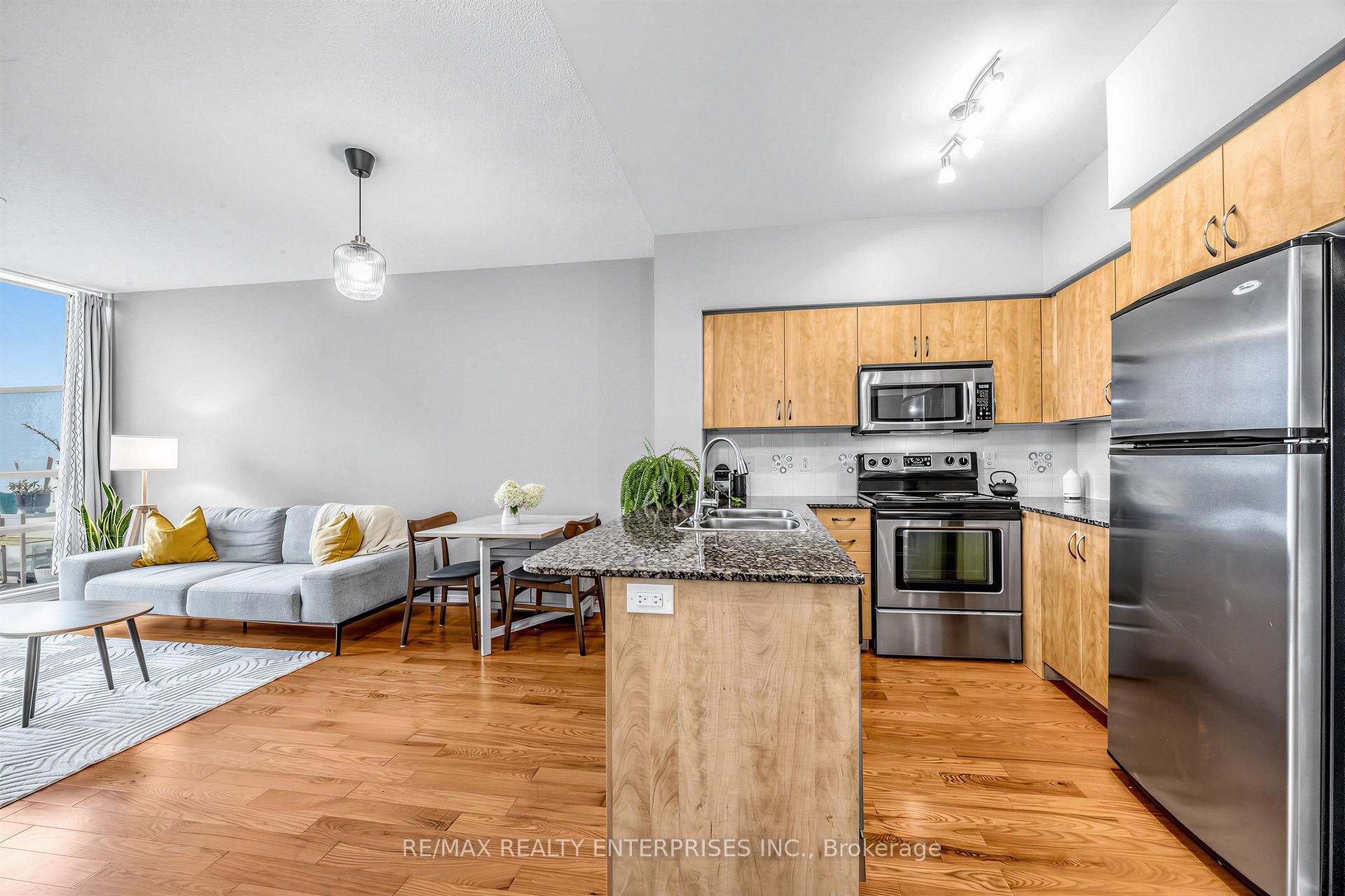 Photo 4 of Unit 304, 15 Legion Road, Etobicoke, Mimico — HOMEH