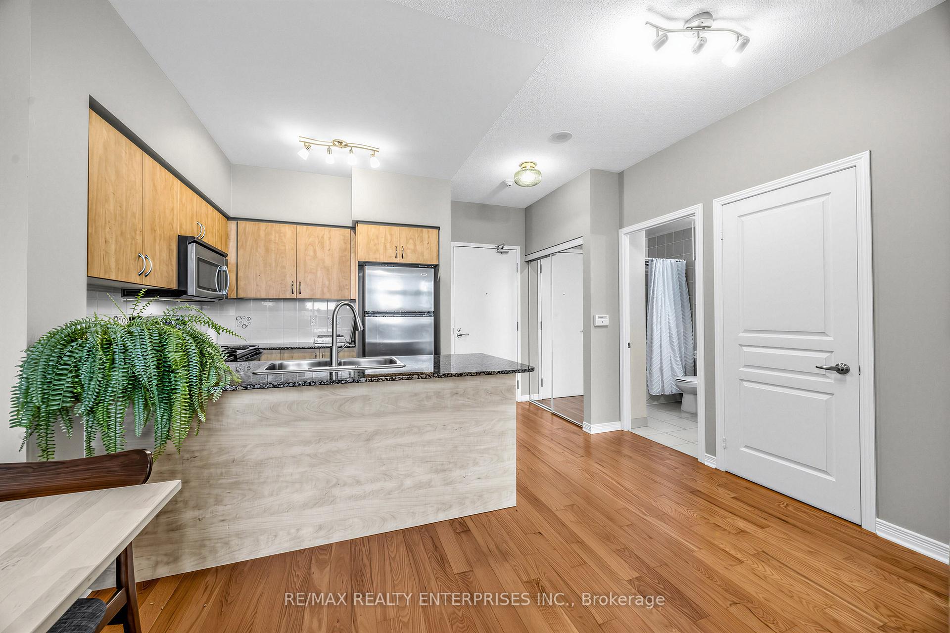 Photo 9 of Unit 304, 15 Legion Road, Etobicoke, Mimico — HOMEH