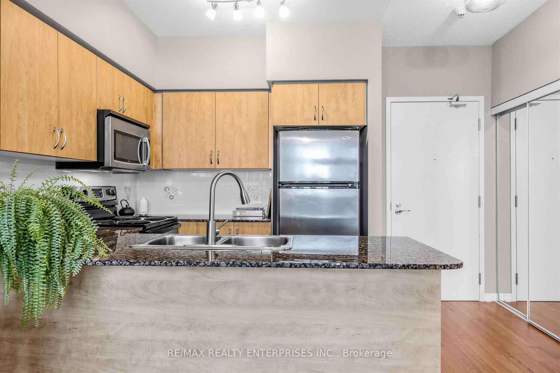 Photo 16 of Unit 304, 15 Legion Road, Etobicoke, Mimico — HOMEH