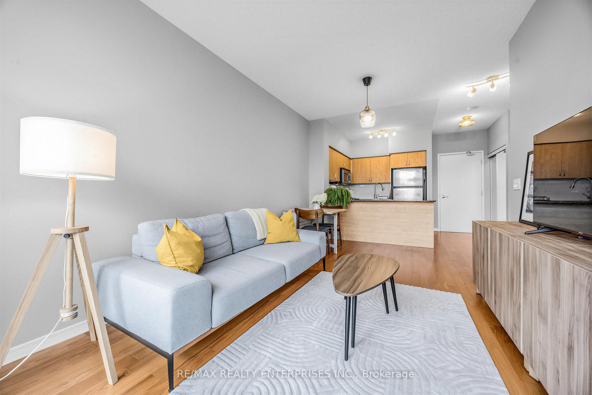 Photo 13 of Unit 304, 15 Legion Road, Etobicoke, Mimico — HOMEH