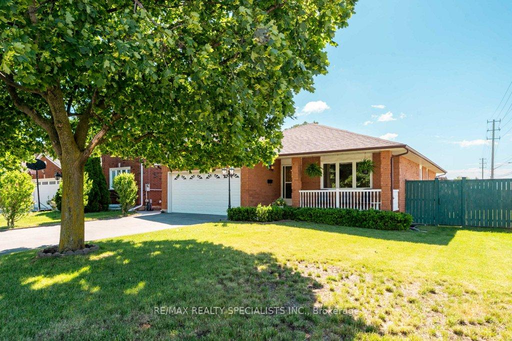 Photo 1 of 330 Hickory Circle, Oakville, Wedgewood Creek — HOMEH