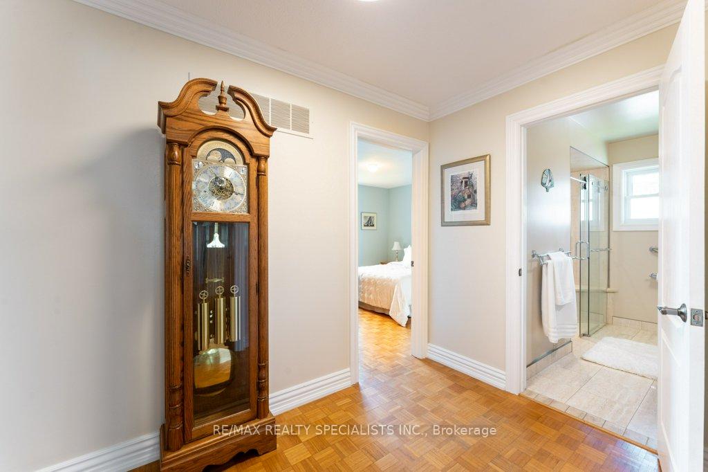 Photo 14 of 330 Hickory Circle, Oakville, Wedgewood Creek — HOMEH