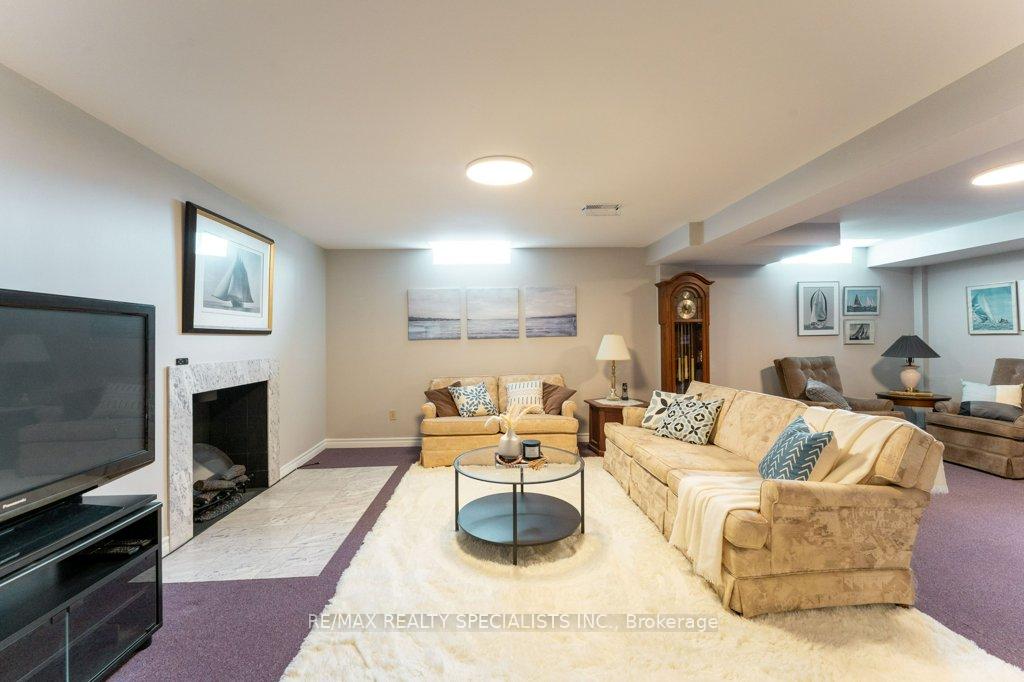 Photo 23 of 330 Hickory Circle, Oakville, Wedgewood Creek — HOMEH