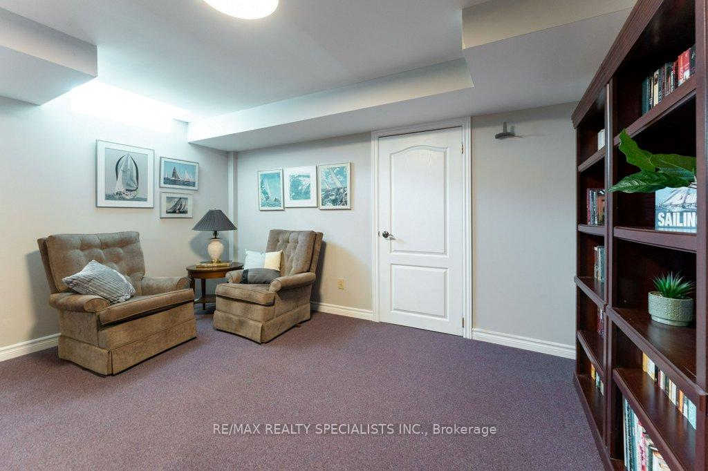 Photo 26 of 330 Hickory Circle, Oakville, Wedgewood Creek — HOMEH