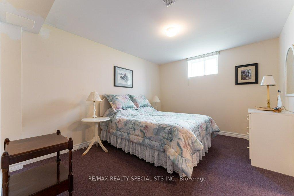 Photo 31 of 330 Hickory Circle, Oakville, Wedgewood Creek — HOMEH
