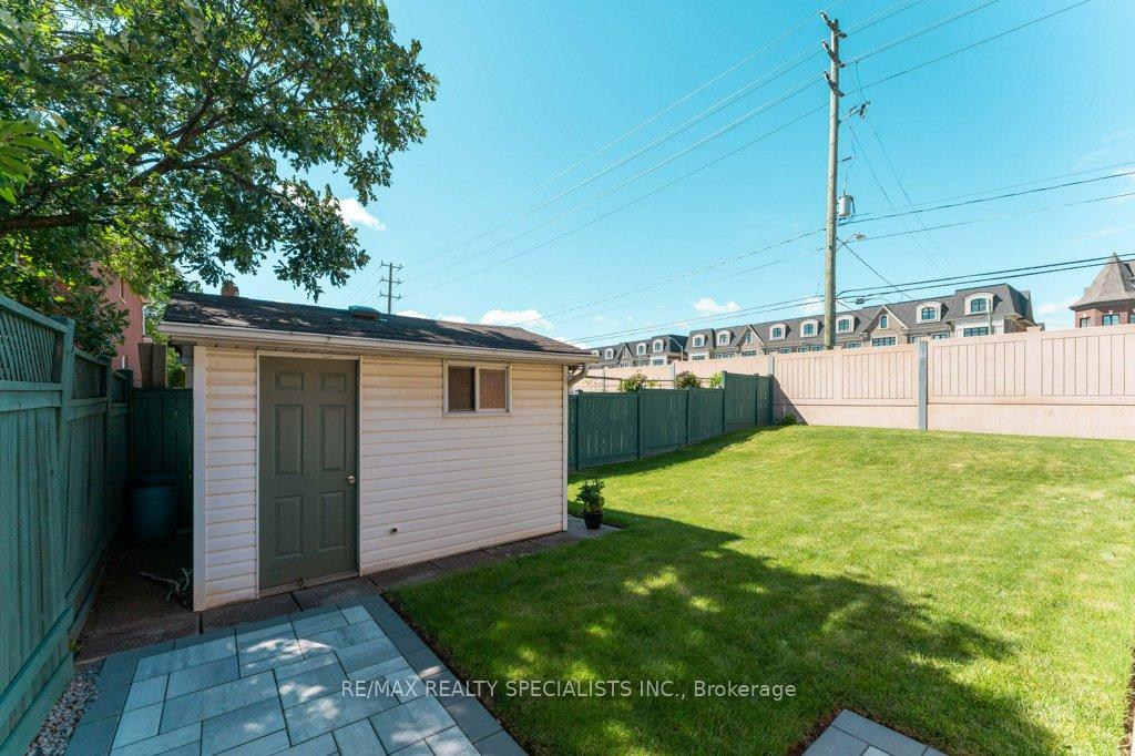 Photo 36 of 330 Hickory Circle, Oakville, Wedgewood Creek — HOMEH