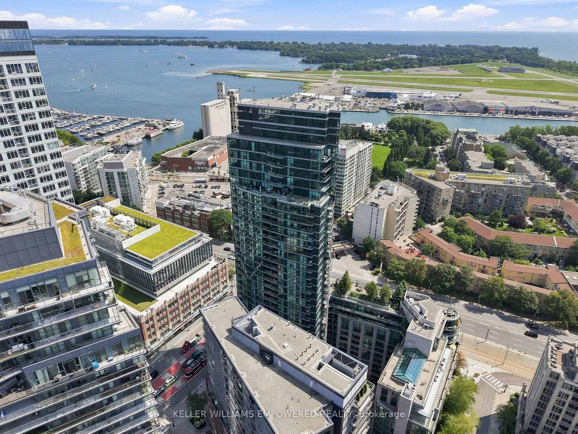 Photo 4 of Unit 1002, 600 Fleet Street, Toronto, Niagara — HOMEH