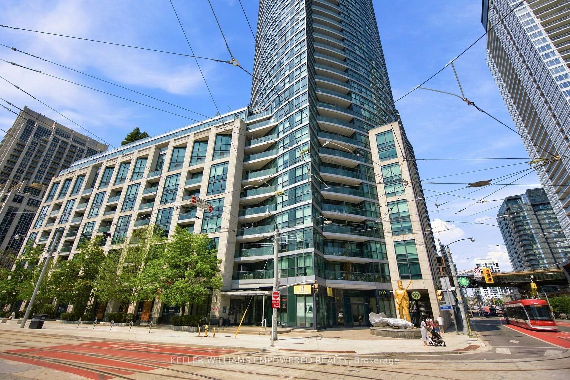 Photo 5 of Unit 1002, 600 Fleet Street, Toronto, Niagara — HOMEH