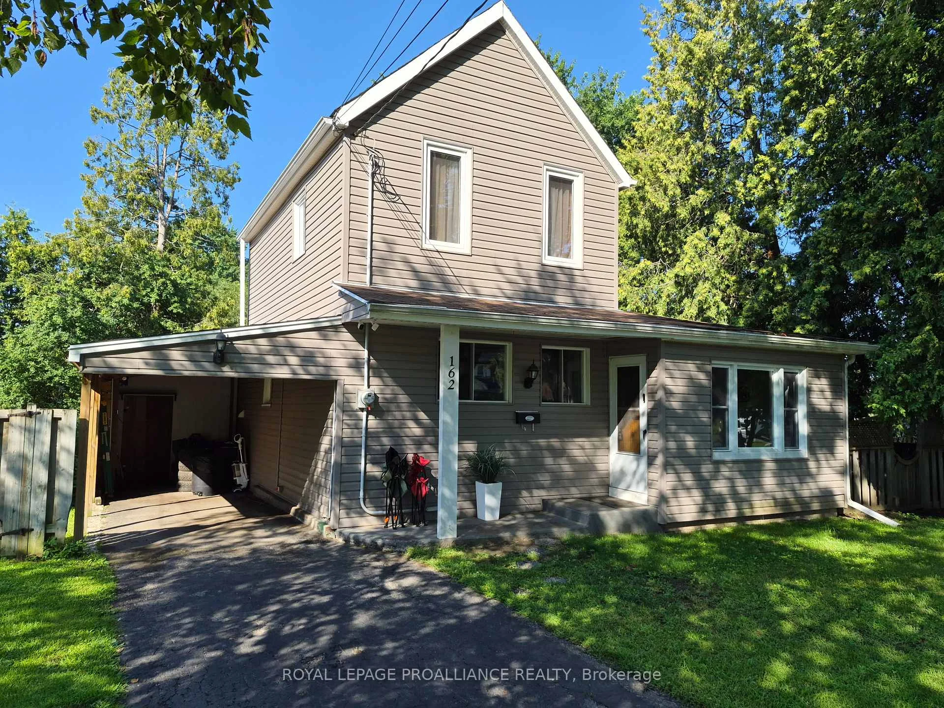 Photo of 162 First Avenue