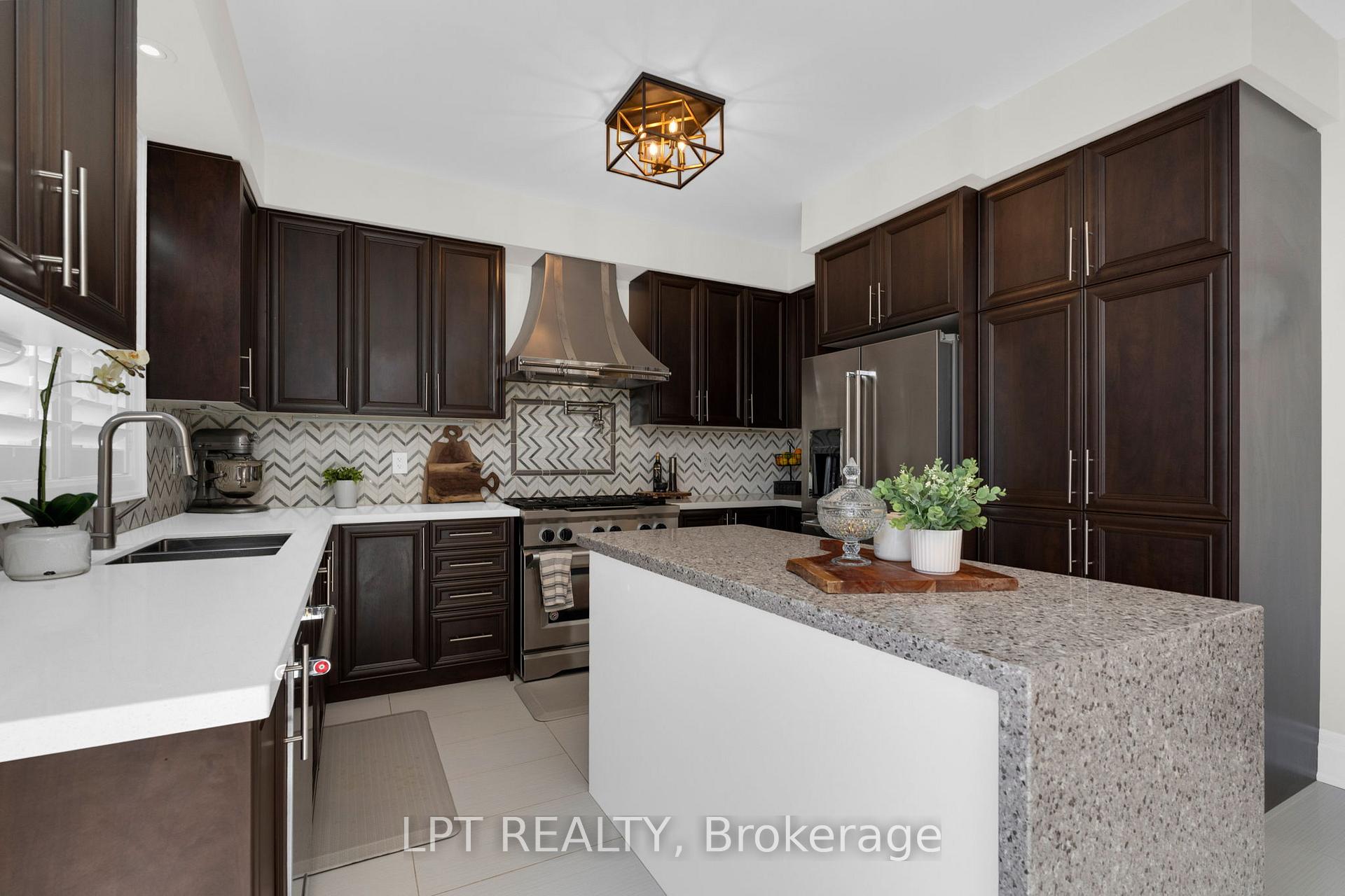 Photo 8 of 1333 Harrington Street, Innisfil, Lefroy — HOMEH