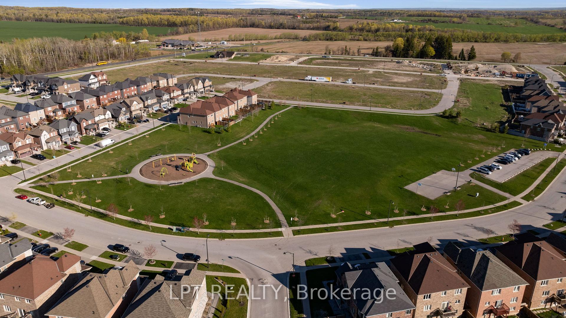 Photo 46 of 1333 Harrington Street, Innisfil, Lefroy — HOMEH