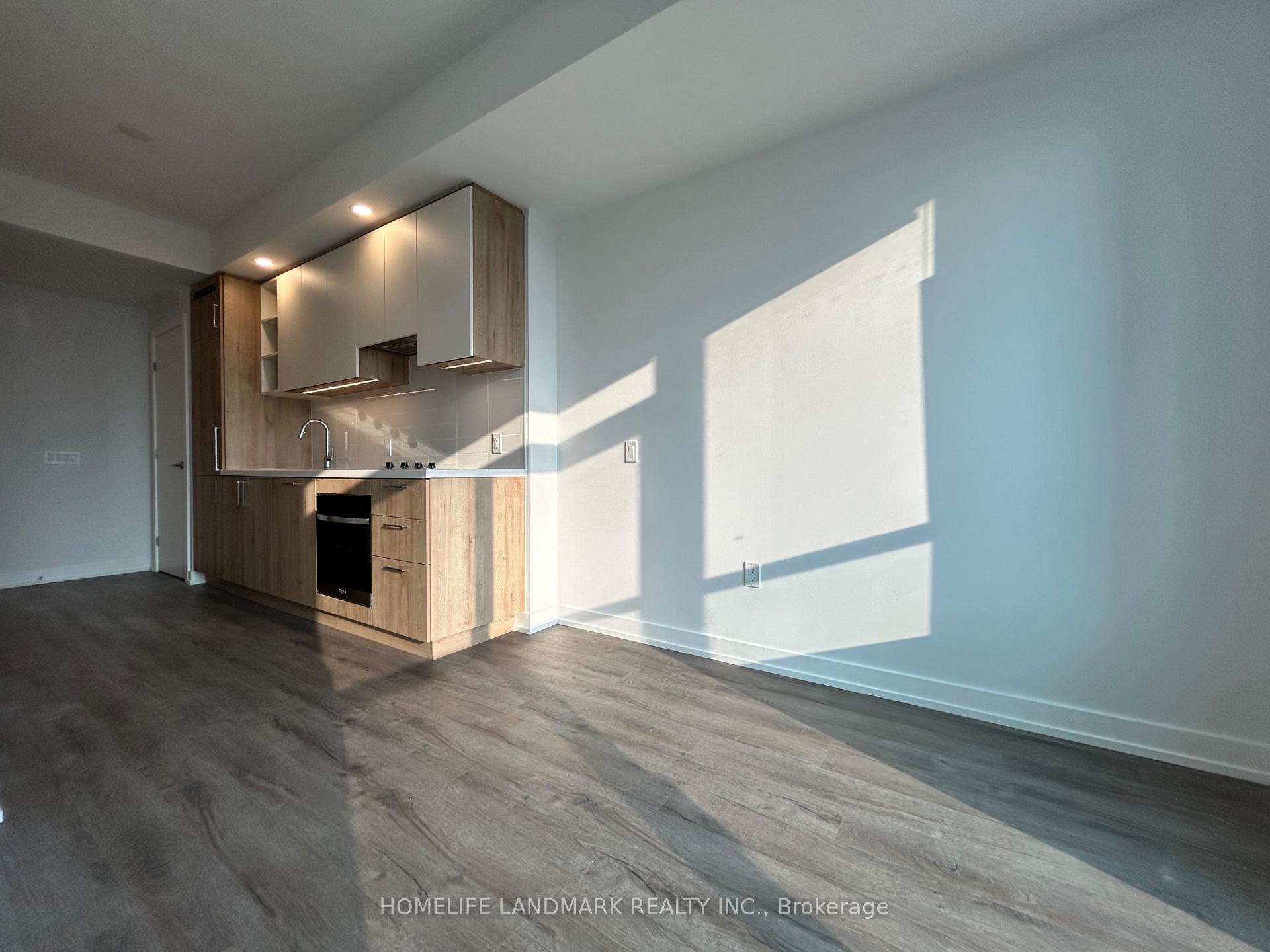 Photo 5 of Unit 803, 21 Meadowdale Road, Vaughan, Vaughan Corporate Centre — HOMEH
